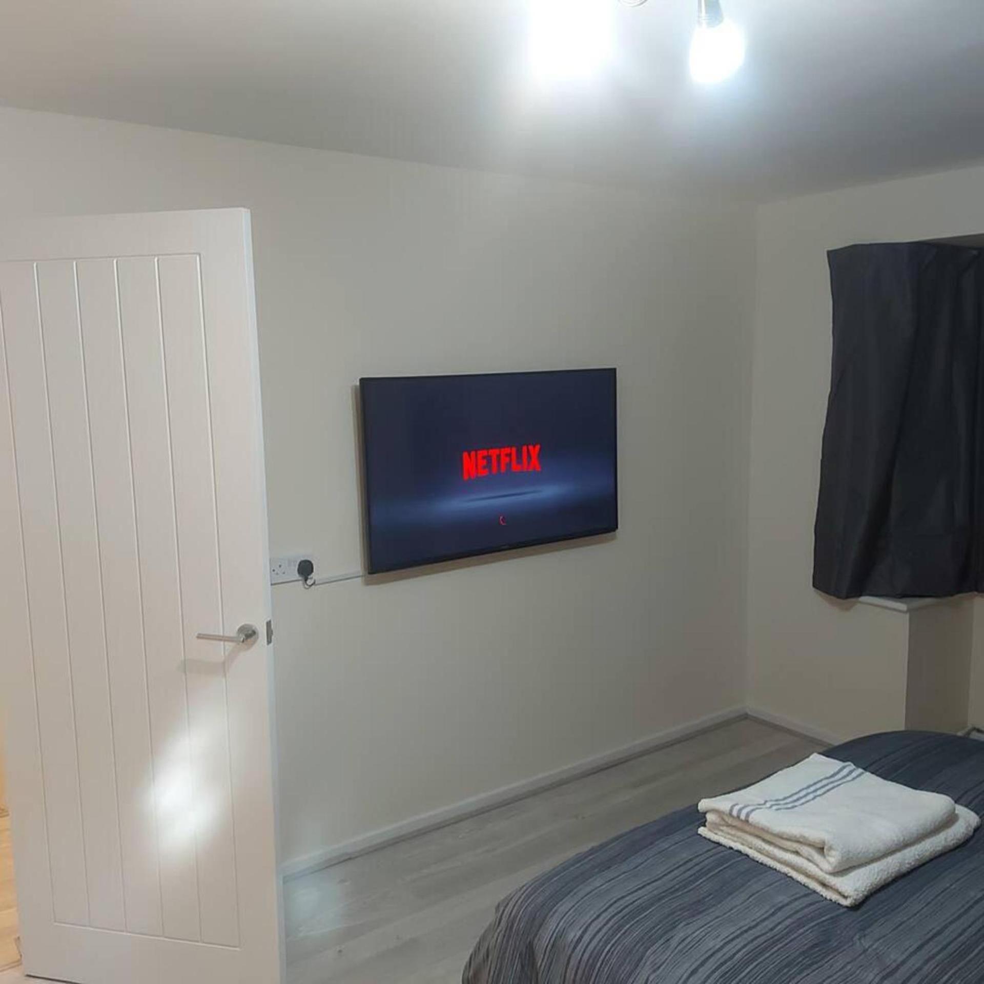 Lovely & Beautiful 2 Bed-Apartment In Borehamwood Dış mekan fotoğraf